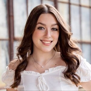 Meet your Posher, Lauren